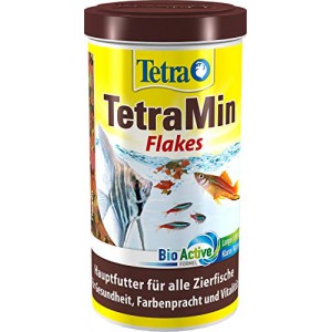 Tetra Min Flakes – Fischfutter in Flockenform für alle Zierfische, 1 L Dose um 3,14 € statt 10,99 €