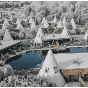 Ikuna Winterzauber: 2 Nächte inkl. HP im Tipi pro Familie um 597 € statt 1097 €