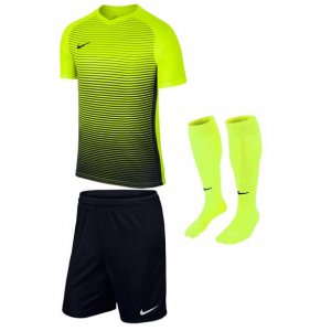 Nike Precision Dressenset + gratis Aufdruck um 32,35 € statt 44 €
