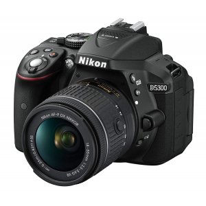 Nikon D5300 Spiegelreflexkamera mit Objektiv AF-P DX 18-55 VR inkl. Versand um 399 € statt 533,99 € (neuer Bestpreis)