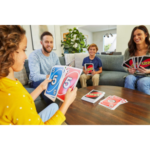 UNO Giant Kartenspiel mit 108 übergroßen Karten um 24,23€ statt 31€